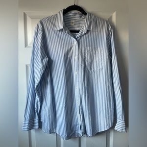 GAP Women’s blue and white striped dress shirt button down size L